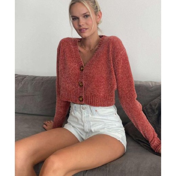 Urban Outfitters Sweaters - Urban Outfitters Maura chenille cropped cardigan in dark pink